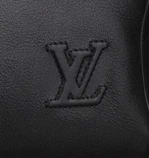 7A Replica Louis Vuitton Fall Winter 2010 Intrigue M97074